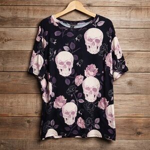 Curvy Size 2xl Skull and Roses PolyesterTee Shirt by Shein